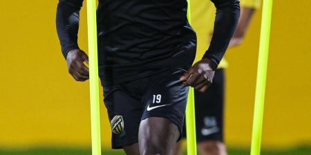 سبب ظهور موسي ديابي بـ بلاصق طبي في تدريبات الاتحاد ـ عاجل - وكالة Mea News