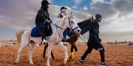 شاهد| مغامرة استكشاف الصحراء في “دونز أوف آريبيا” بالجمال والخيل