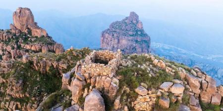 مصلّى جبل شدا الأعلى.. موقع أثري يستهوي أهالي وزوار الباحة