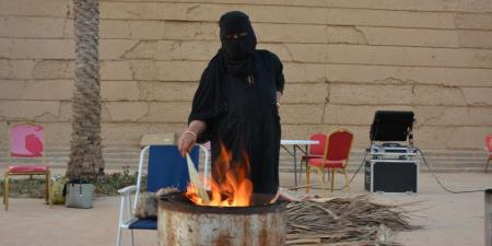 شاهد| خبز التنور يجذب زوار مهرجان الأكلات الشعبية في نجران