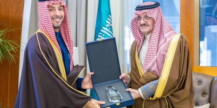 أمير الشرقية يستقبل أعضاء مجلس إدارة جمعية عنك الخيرية - وكالة Mea News