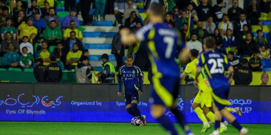 النصر يعود للانتصارات بثلاثية في شباك الخليج