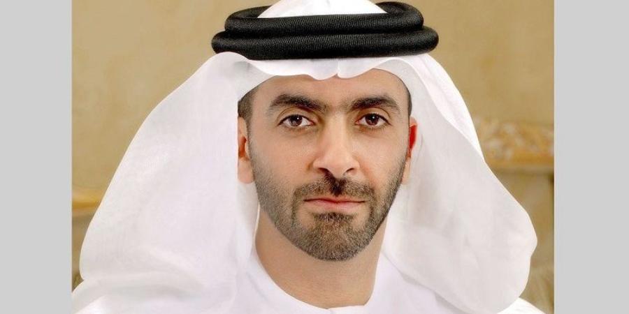 سيف بن زايد يلتقي قائد الحرس الوطني - وكالة Mea News