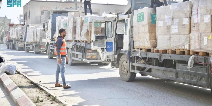 صور | وصول قوافل مساعدات سعودية جديدة لدعم مستشفيات قطاع غزة