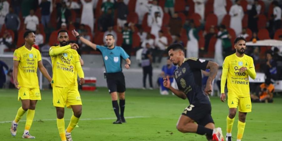 الأهلي يتعادل مع الخليج بعد مباراة متقلبة الأطوار في دوري روشن