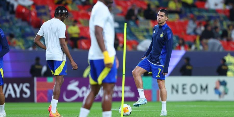 رد فعل رونالدو مع الجماهير بعد هدف النصر الثاني في الاستقلال – عاجل 