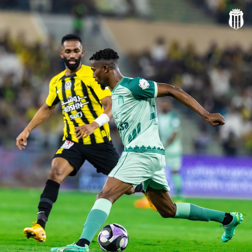 الاتحاد يعود للانتصارات في روشن بثنائية أمام الرياض